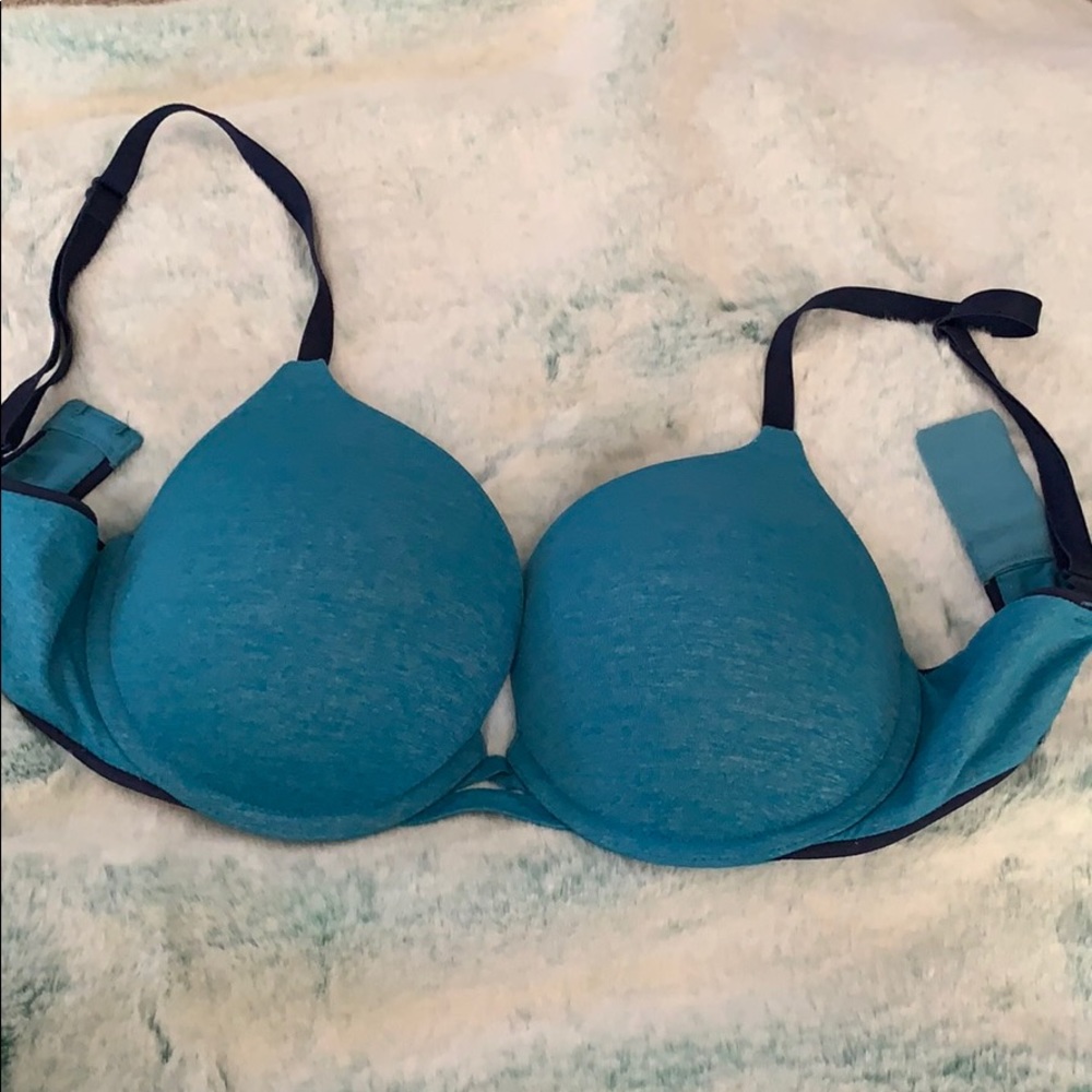 Victoria Secret 32 DD Brassiere